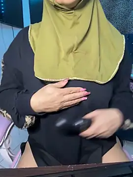Snapshot of Jameela chatting on May 2026 01:46:01 AM Jameela online show from May 2026 01:46:01 AM