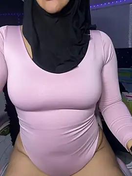Snapshot of Jameela chatting on May 2026 04:09:02 AM Jameela online show from May 2026 04:09:02 AM