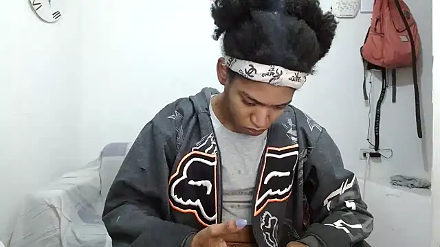 angelamarie1 online show from November 2025 10:36:02 AM