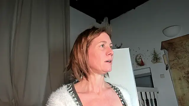 Lola Belgium online show from February 2025 04:36:01 PM