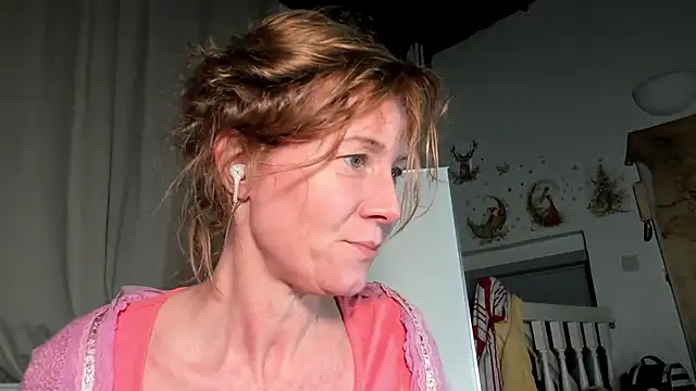 Lola Belgium online show from February 2025 05:30:01 PM