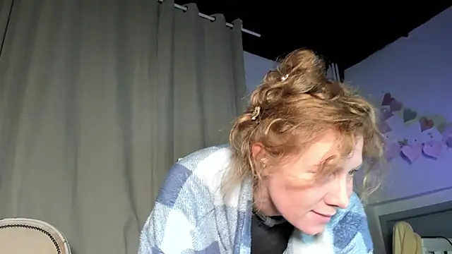 Lola Belgium online show from February 2025 05:36:02 PM