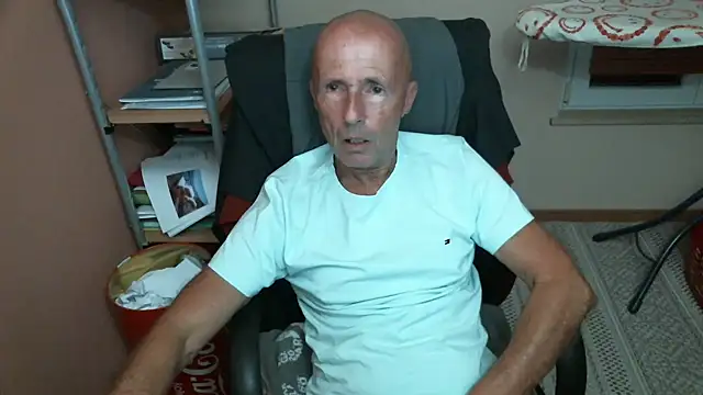 Snapshot of olibrius71 chatting on October 2025 07:45:02 PM olibrius71 online show from October 2025 07:45:02 PM