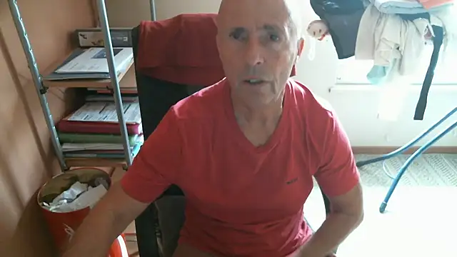 Snapshot of olibrius71 chatting on November 2025 10:04:01 AM olibrius71 online show from November 2025 10:04:01 AM