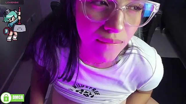 Snapshot of Roxy_clark chatting on May 2026 10:36:01 AM Roxy clark online show from May 2026 10:36:01 AM