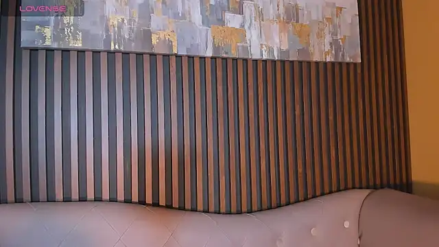 LauraAristizabal online show from September 2025 01:35:01 PM