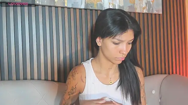 LauraAristizabal online show from October 2025 12:36:02 PM