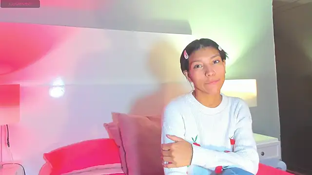 LauraAristizabal online show from October 2025 12:50:02 PM