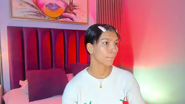 LauraAristizabal online show from November 2025 12:33:02 PM