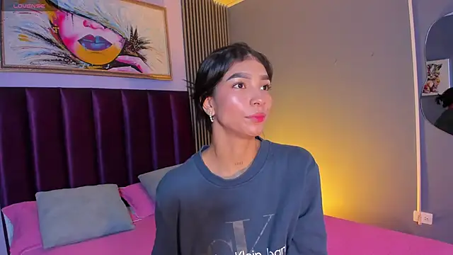LauraAristizabal online show from July 2026 12:33:01 PM