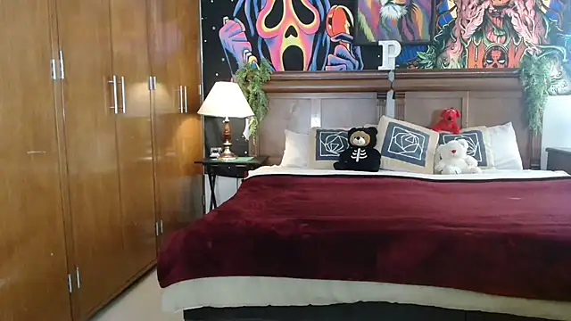 Snapshot of MINI_Petite chatting on December 2024 05:36:02 PM MINI Petite online show from December 2024 05:36:02 PM