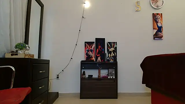 Snapshot of MINI_Petite chatting on January 2025 11:08:01 PM MINI Petite online show from January 2025 11:08:01 PM