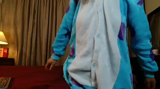 Snapshot of MINI_Petite chatting on January 2025 04:47:01 AM MINI Petite online show from January 2025 04:47:01 AM