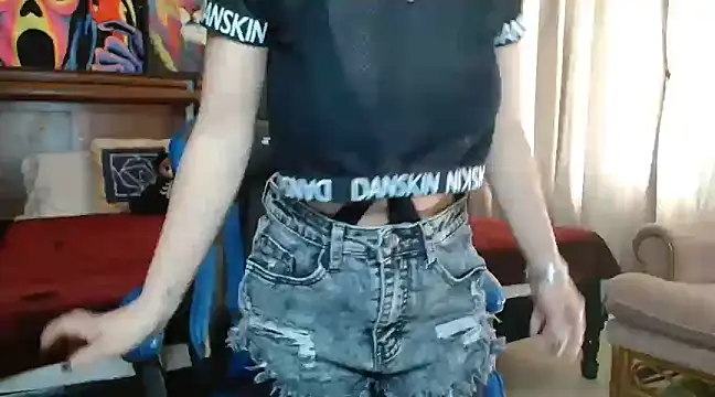 Snapshot of MINI_Petite chatting on February 2025 08:45:02 PM MINI Petite online show from February 2025 08:45:02 PM