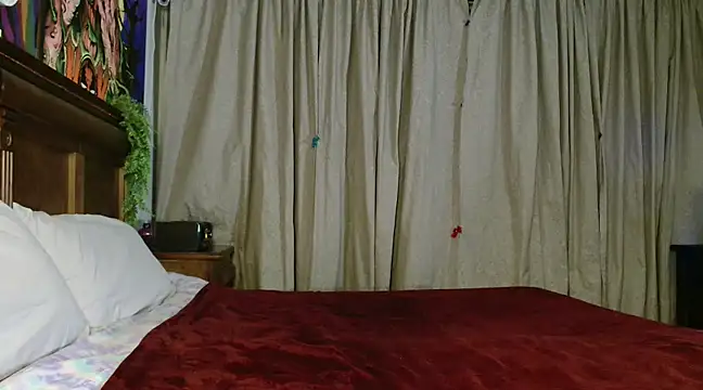 Snapshot of MINI_Petite chatting on February 2025 07:50:01 AM MINI Petite online show from February 2025 07:50:01 AM