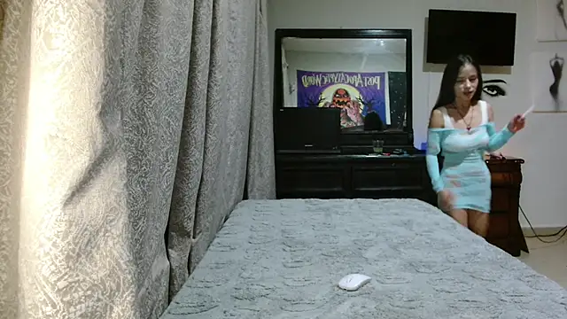 Snapshot of MINI_Petite chatting on October 2025 04:33:01 AM MINI Petite online show from October 2025 04:33:01 AM