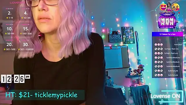 EmmaIsHere online show from January 2025 07:28:02 PM