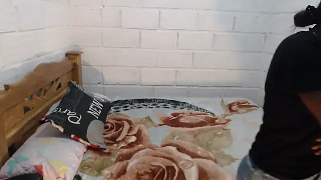 sexyjustin202 online show from December 2025 04:50:02 AM