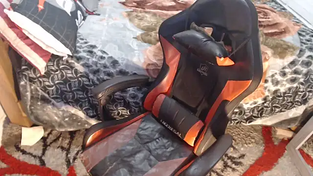 sexyjustin202 online show from April 2026 08:10:02 PM