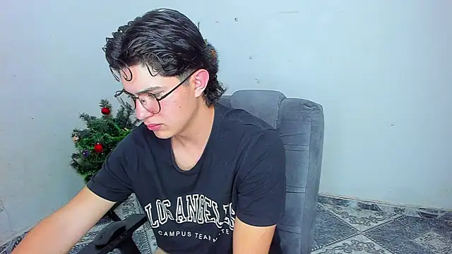patrik 027 online show from December 2024 07:28:02 PM