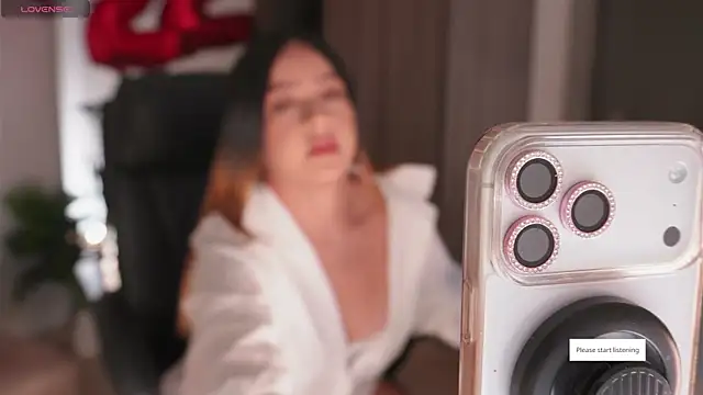 KAREN17 online show from April 2026 11:44:01 PM