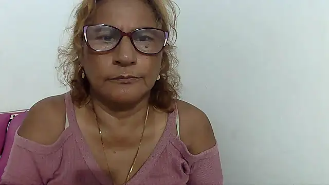 charrysexy1 online show from April 2026 11:44:01 PM