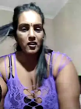 NWC4LYF online show from May 2026 09:05:02 PM