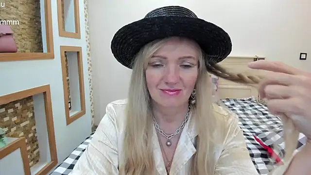 TrueFoxyyy online show from March 2025 07:49:02 PM