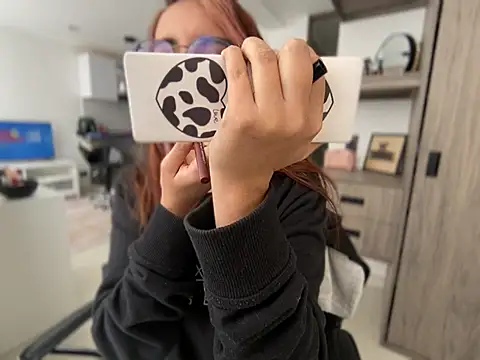 Anny Moore09 online show from February 2025 02:54:02 PM