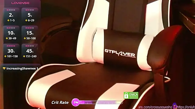 Snapshot of CrossyAayesha chatting on November 2025 02:52:02 PM CrossyAayesha online show from November 2025 02:52:02 PM