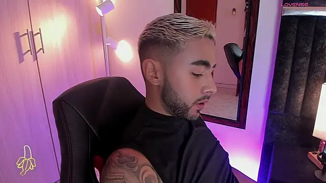 ItsMeEros online show from September 2025 10:47:01 PM