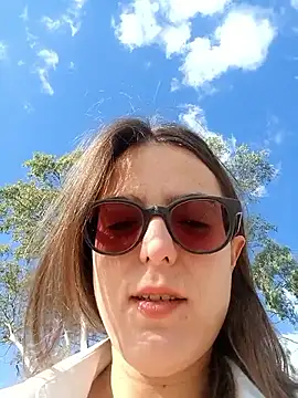 dolcehelena993 online show from October 2025 07:39:01 AM