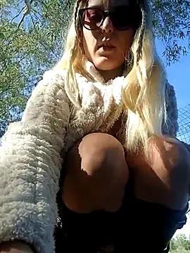 dolcehelena993 online show from November 2025 10:59:01 AM