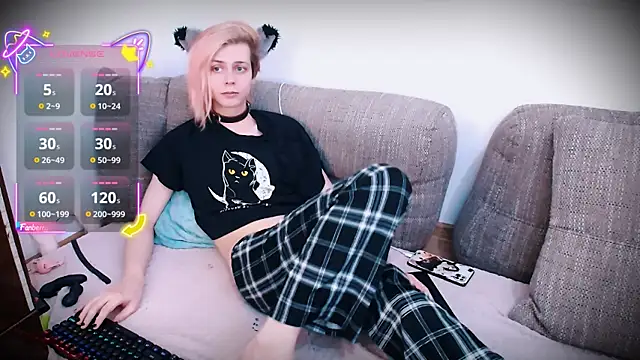 Littlepinkcat online show from October 2025 10:38:02 AM