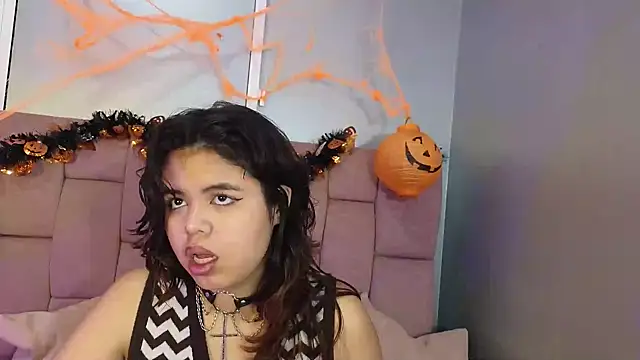 SabinaMerchetti online show from October 2025 02:45:01 AM