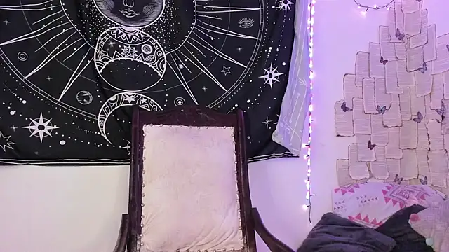 Eva Lee  online show from September 2025 06:24:02 AM