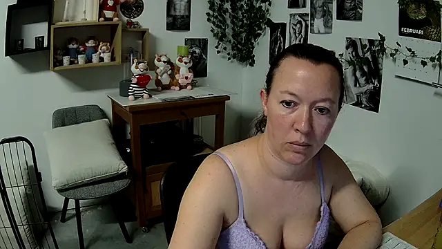 AnyaKreyxh online show from February 2026 12:04:02 PM