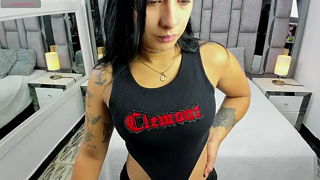 EMMAHILL1 online show from November 2025 11:16:02 AM