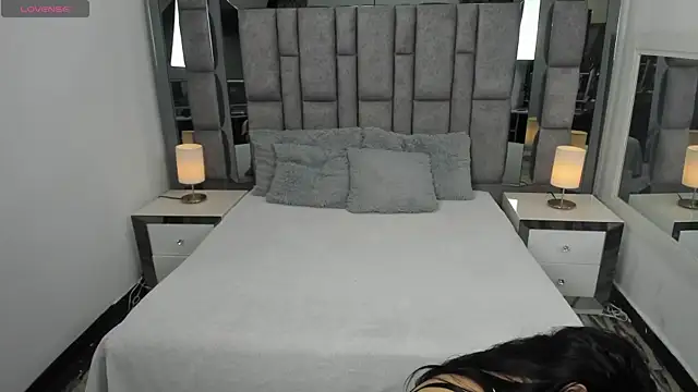 EMMAHILL1 online show from February 2026 11:07:02 AM