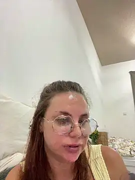 Snapshot of lovebellagrey chatting on May 2026 02:22:02 PM lovebellagrey online show from May 2026 02:22:02 PM