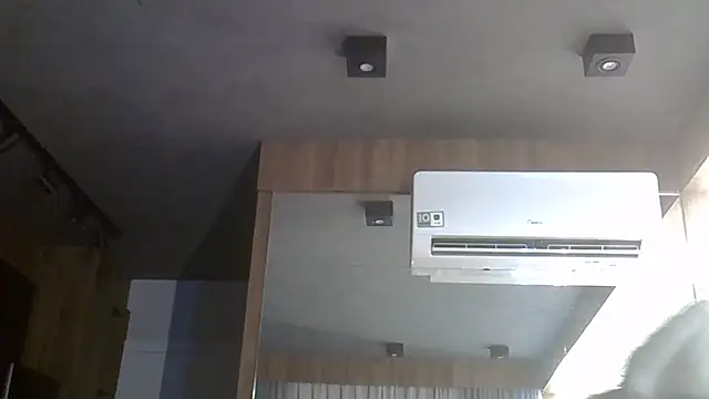 Skinny-Kitten online show from January 2026 06:00:02 PM