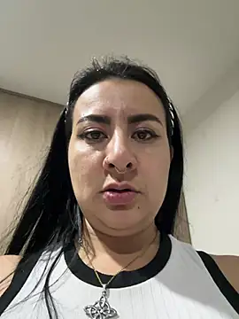 Snapshot of Abril_Luv chatting on April 2026 12:45:02 AM Abril Luv online show from April 2026 12:45:02 AM