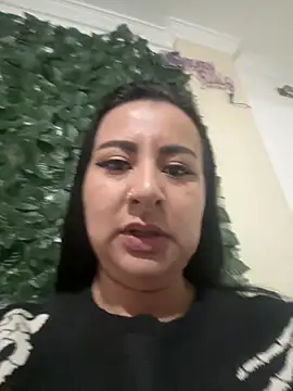 Snapshot of Abril_Luv chatting on April 2026 11:35:02 AM Abril Luv online show from April 2026 11:35:02 AM