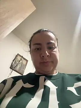 Snapshot of Abril_Luv chatting on May 2026 12:39:01 AM Abril Luv online show from May 2026 12:39:01 AM