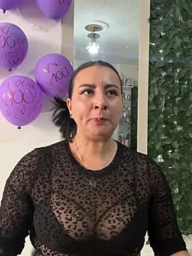 Snapshot of Abril_Luv chatting on May 2026 01:27:01 PM Abril Luv online show from May 2026 01:27:01 PM