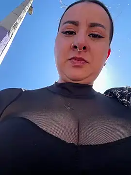 Snapshot of Abril_Luv chatting on May 2026 02:11:01 PM Abril Luv online show from May 2026 02:11:01 PM