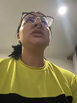 Snapshot of Abril_Luv chatting on June 2026 03:25:01 AM Abril Luv online show from June 2026 03:25:01 AM