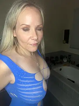 Snapshot of Sexual_Lovable_Doll chatting on September 2025 12:38:02 PM Sexual Lovable Doll online show from September 2025 12:38:02 PM