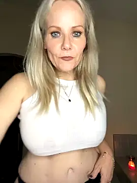 Snapshot of Sexual_Lovable_Doll chatting on November 2025 09:43:02 PM Sexual Lovable Doll online show from November 2025 09:43:02 PM