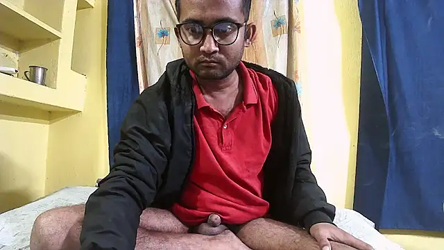 Snapshot of Cute_boy2000 chatting on December 2024 10:48:02 PM Cute boy2000 online show from December 2024 10:48:02 PM